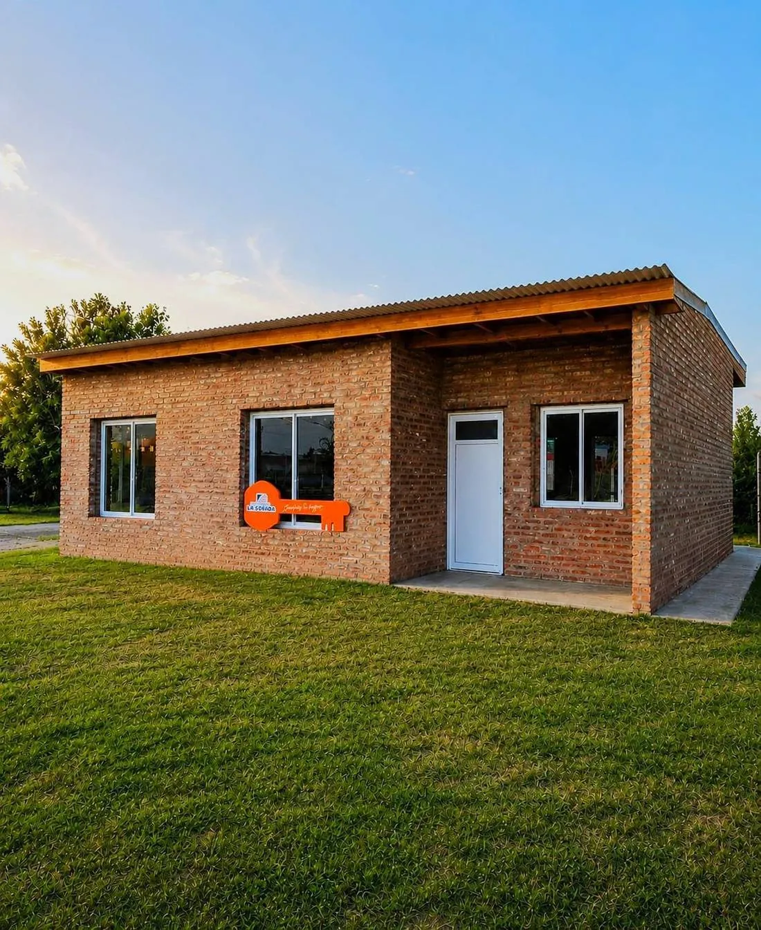Entrega de vivienda a la familia Noregua, en La Pampa