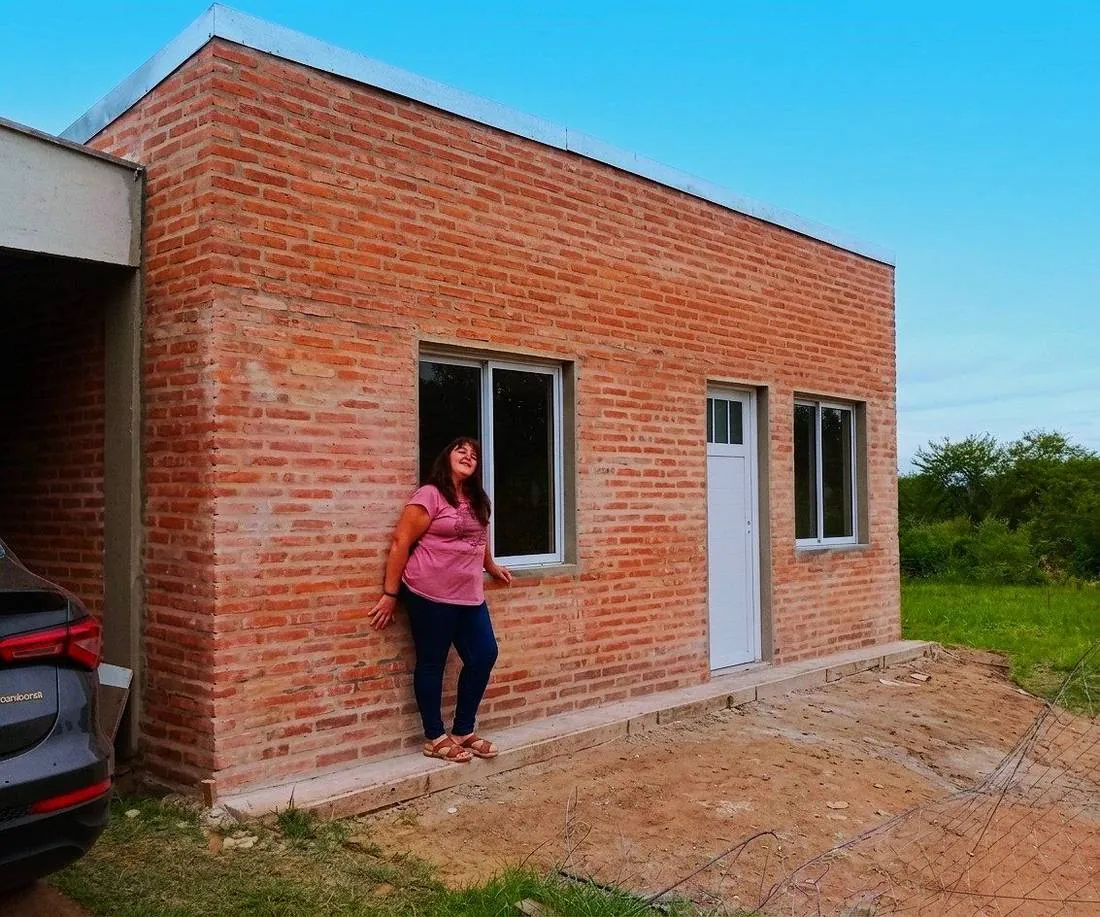 Entrega de vivienda a Sonia, en Entre Ríos